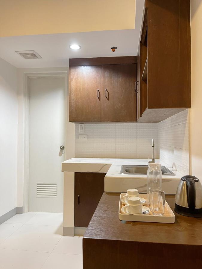 Airo Suites Makati Pasay Exteriér fotografie